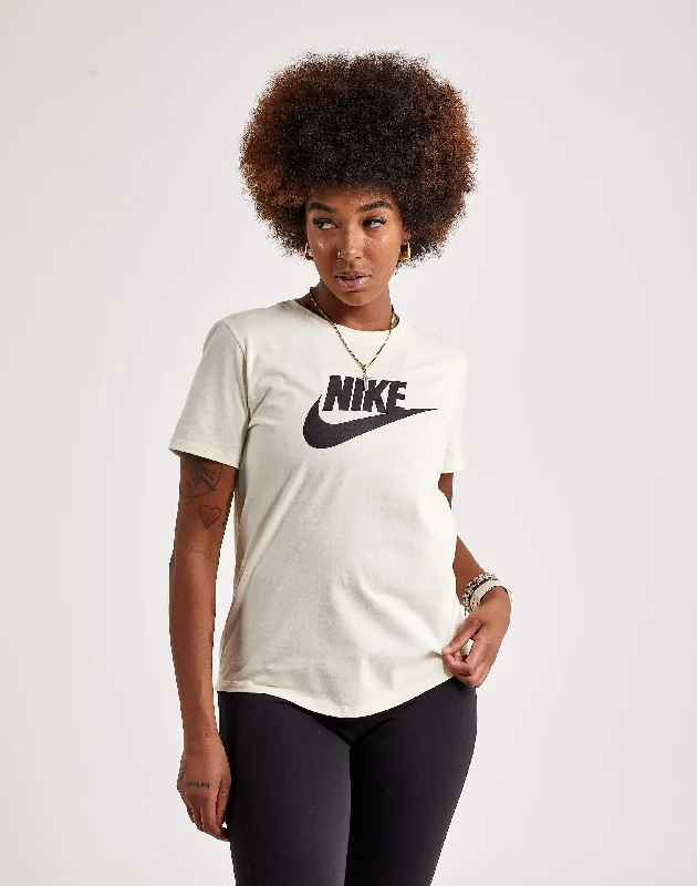 Nike Essential Icon Futura Tee