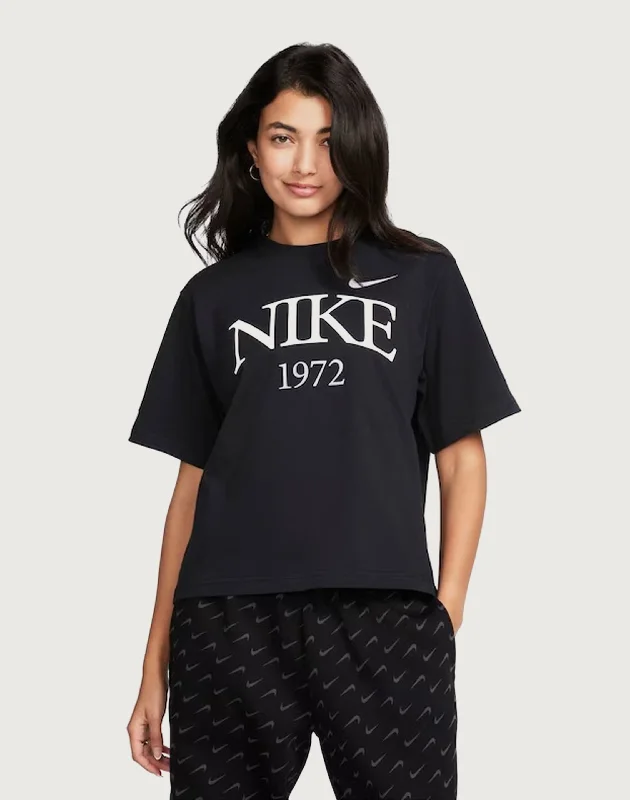 Nike Sportswear Tee