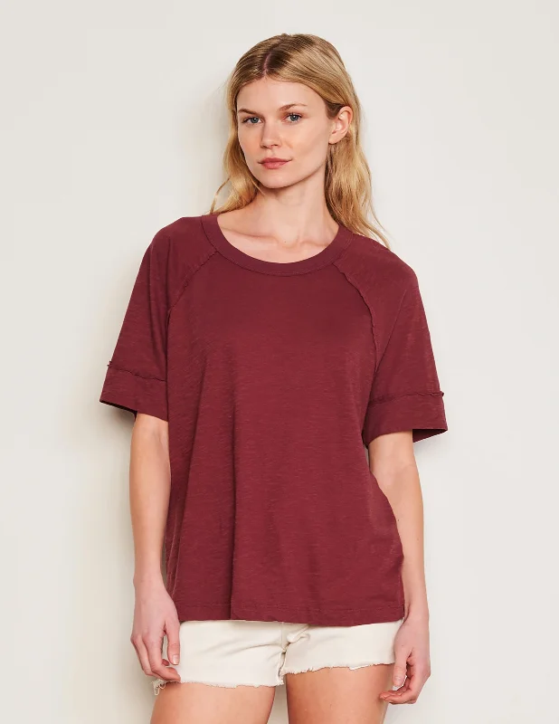 Sundry Boyfriend Tee in Merlot